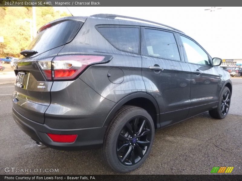Magnetic / Charcoal Black 2017 Ford Escape SE 4WD