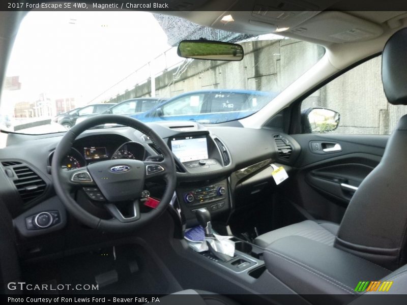 Magnetic / Charcoal Black 2017 Ford Escape SE 4WD