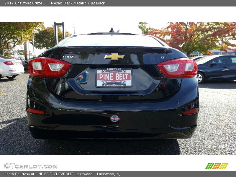 Mosaic Black Metallic / Jet Black 2017 Chevrolet Cruze LT