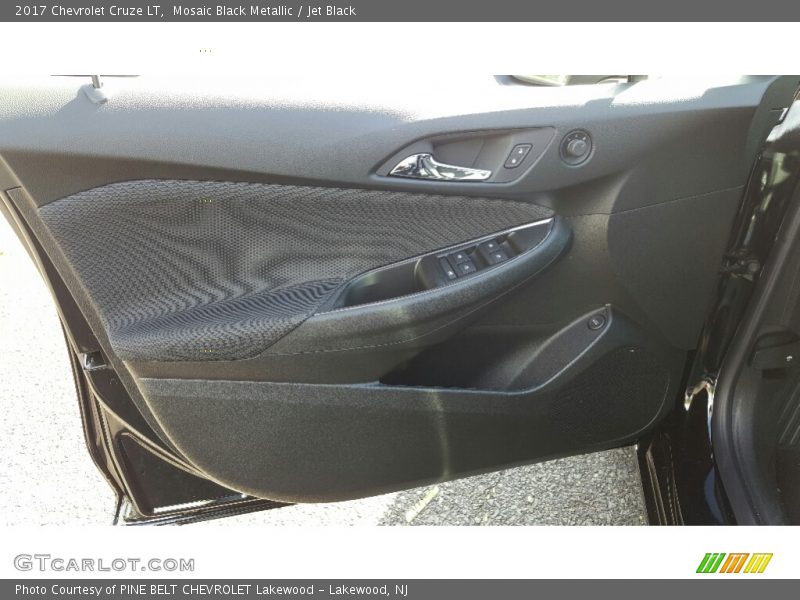 Mosaic Black Metallic / Jet Black 2017 Chevrolet Cruze LT