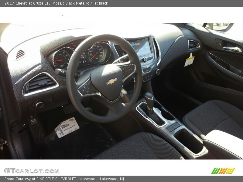 Mosaic Black Metallic / Jet Black 2017 Chevrolet Cruze LT