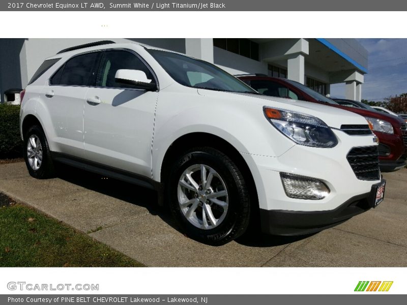 Summit White / Light Titanium/Jet Black 2017 Chevrolet Equinox LT AWD