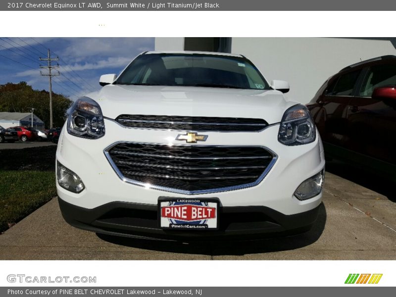 Summit White / Light Titanium/Jet Black 2017 Chevrolet Equinox LT AWD