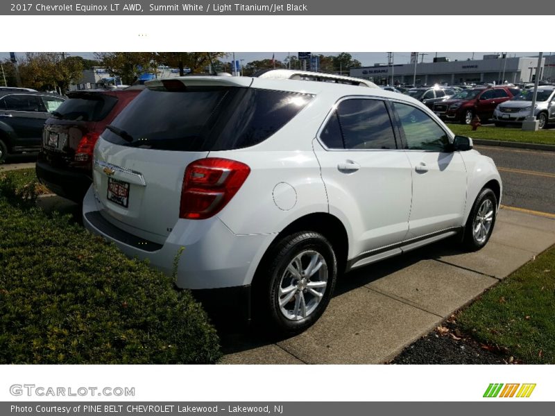 Summit White / Light Titanium/Jet Black 2017 Chevrolet Equinox LT AWD