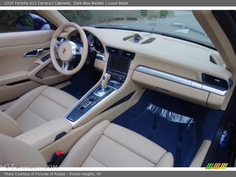 Dashboard of 2015 911 Carrera S Cabriolet