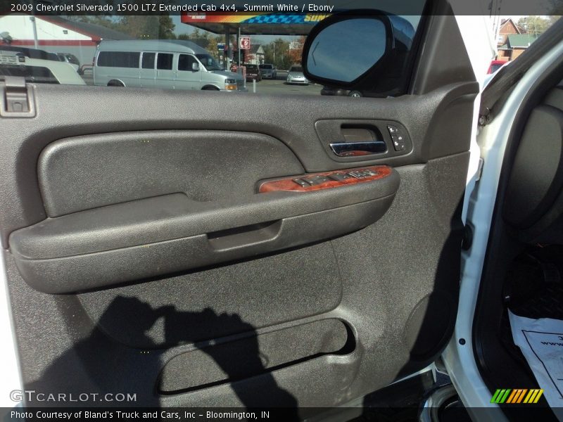 Summit White / Ebony 2009 Chevrolet Silverado 1500 LTZ Extended Cab 4x4