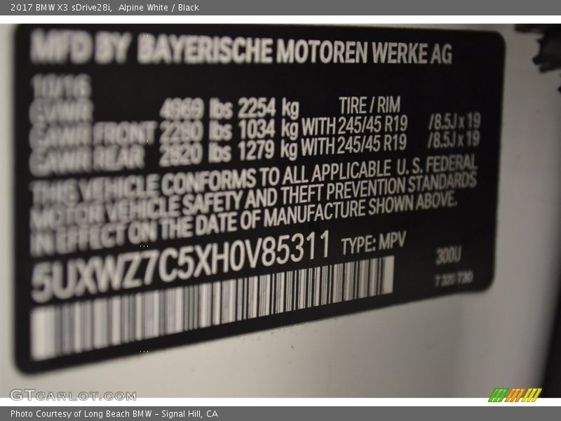 Alpine White / Black 2017 BMW X3 sDrive28i