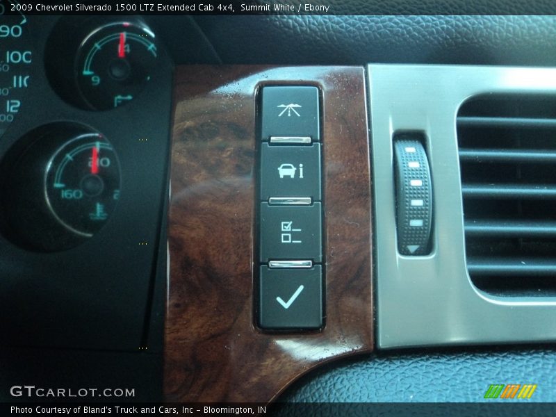 Summit White / Ebony 2009 Chevrolet Silverado 1500 LTZ Extended Cab 4x4
