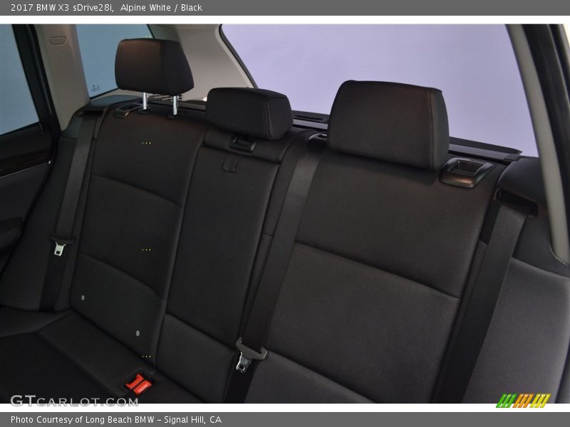 Alpine White / Black 2017 BMW X3 sDrive28i