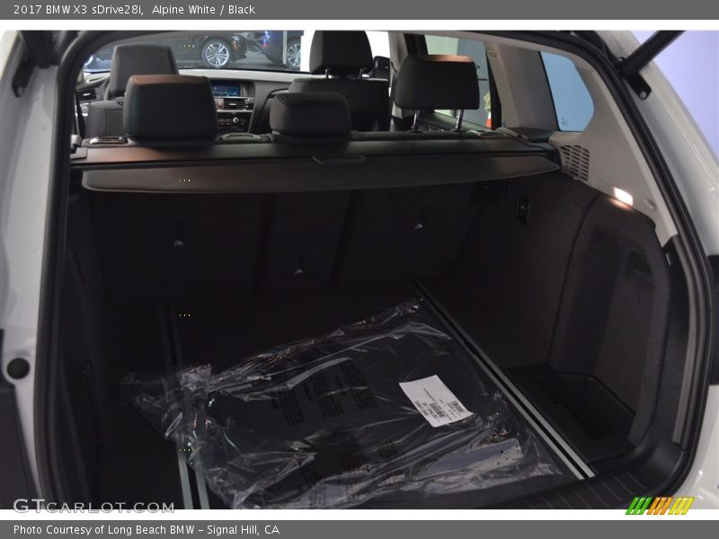 Alpine White / Black 2017 BMW X3 sDrive28i