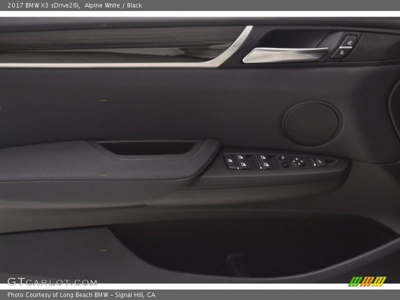 Alpine White / Black 2017 BMW X3 sDrive28i