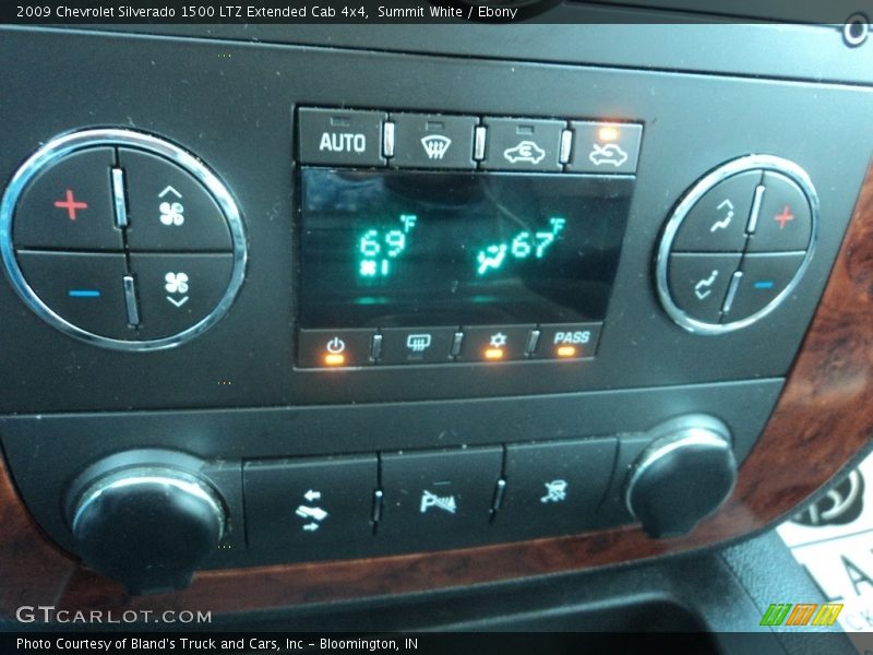 Summit White / Ebony 2009 Chevrolet Silverado 1500 LTZ Extended Cab 4x4