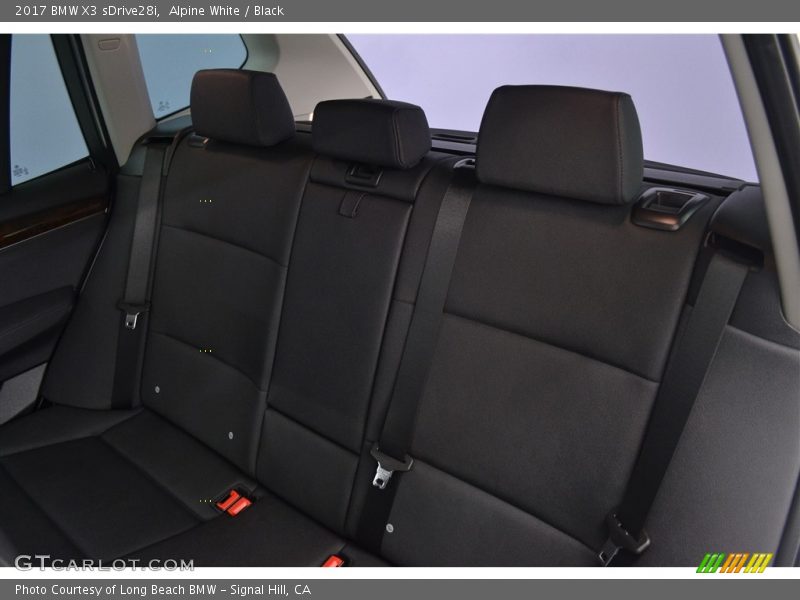 Alpine White / Black 2017 BMW X3 sDrive28i