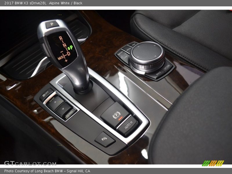 Alpine White / Black 2017 BMW X3 sDrive28i