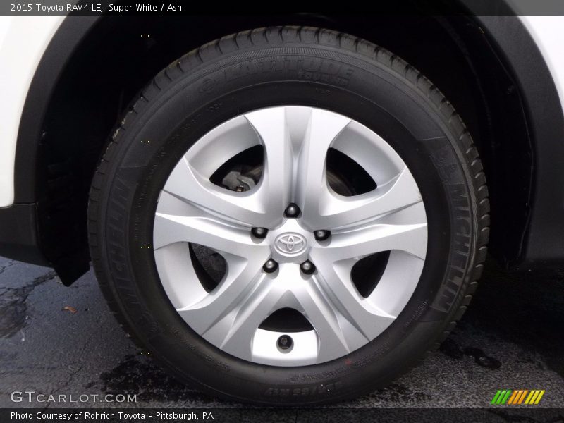 Super White / Ash 2015 Toyota RAV4 LE