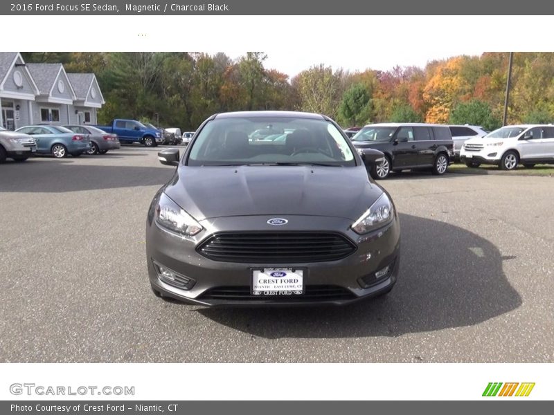 Magnetic / Charcoal Black 2016 Ford Focus SE Sedan
