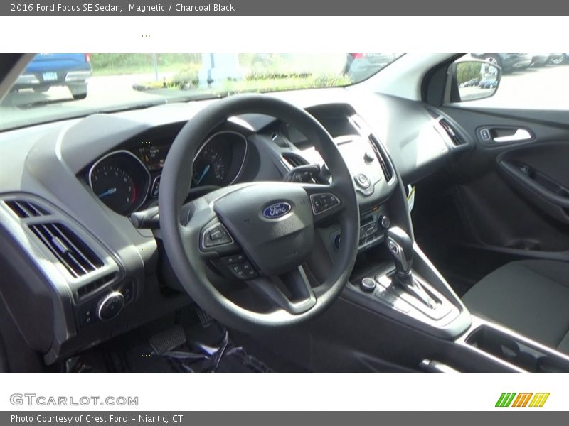 Magnetic / Charcoal Black 2016 Ford Focus SE Sedan