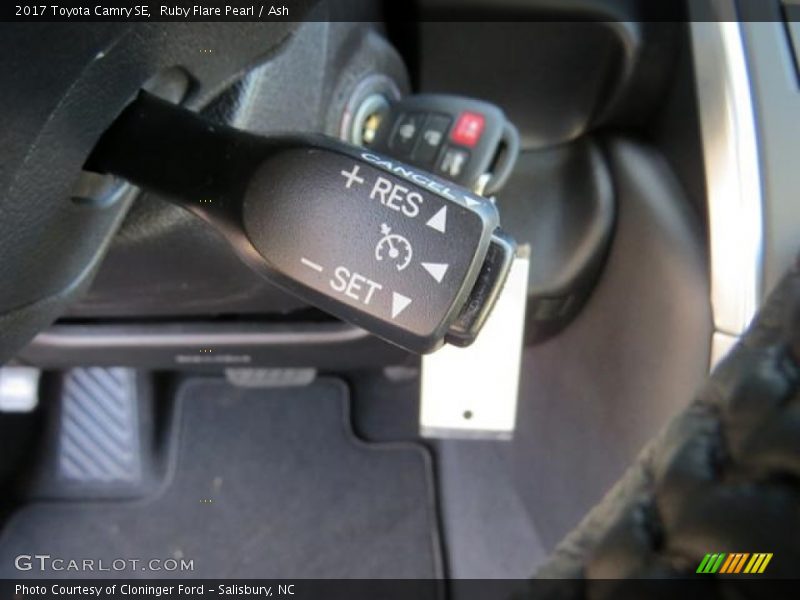 Ruby Flare Pearl / Ash 2017 Toyota Camry SE