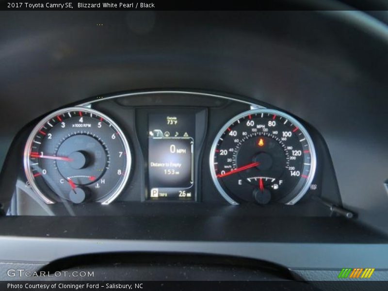 Blizzard White Pearl / Black 2017 Toyota Camry SE