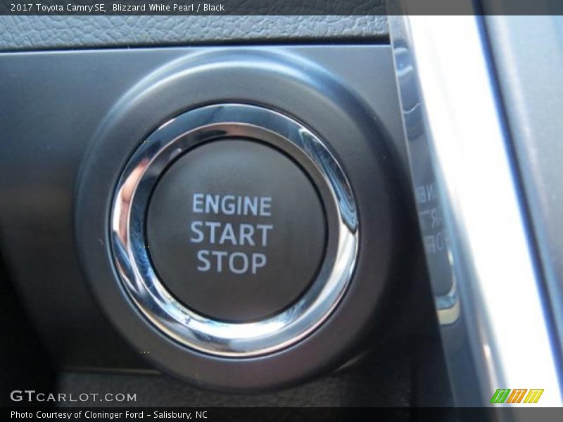 Blizzard White Pearl / Black 2017 Toyota Camry SE