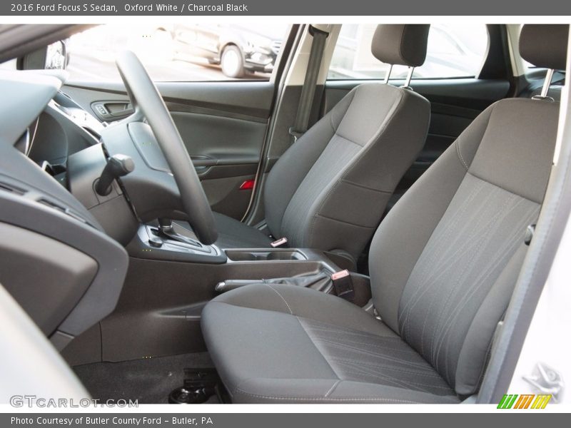 Oxford White / Charcoal Black 2016 Ford Focus S Sedan