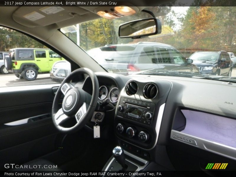 Bright White / Dark Slate Gray 2017 Jeep Compass Latitude 4x4
