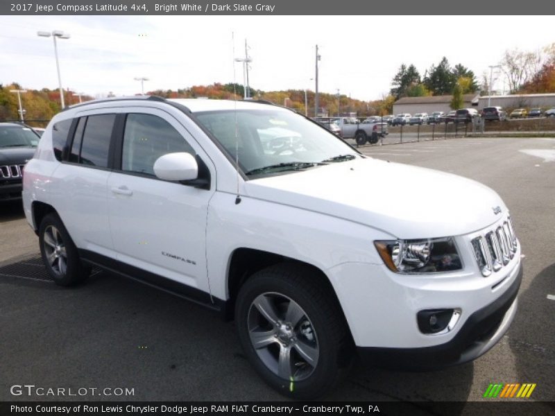Bright White / Dark Slate Gray 2017 Jeep Compass Latitude 4x4