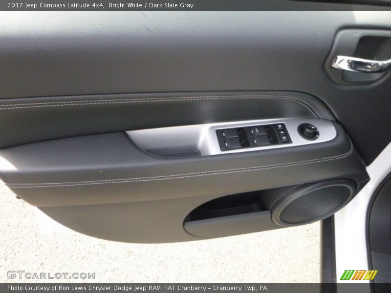 Bright White / Dark Slate Gray 2017 Jeep Compass Latitude 4x4