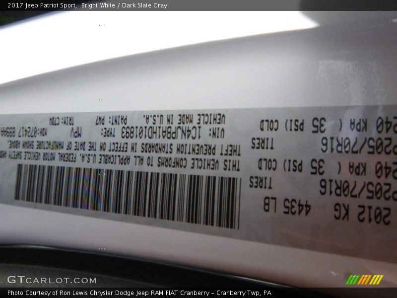 Bright White / Dark Slate Gray 2017 Jeep Patriot Sport