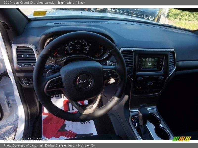 Bright White / Black 2017 Jeep Grand Cherokee Laredo