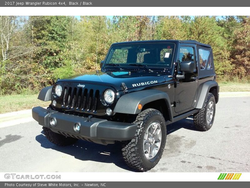 Front 3/4 View of 2017 Wrangler Rubicon 4x4