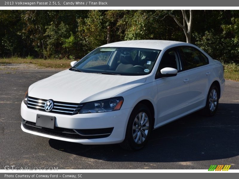 Candy White / Titan Black 2013 Volkswagen Passat 2.5L S