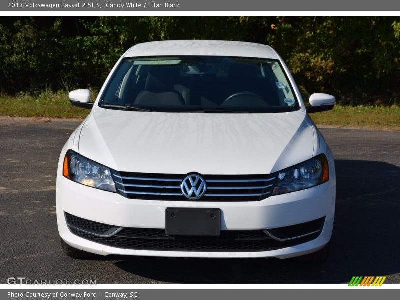 Candy White / Titan Black 2013 Volkswagen Passat 2.5L S