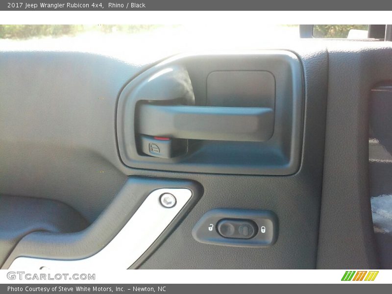 Rhino / Black 2017 Jeep Wrangler Rubicon 4x4