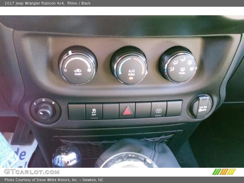 Rhino / Black 2017 Jeep Wrangler Rubicon 4x4