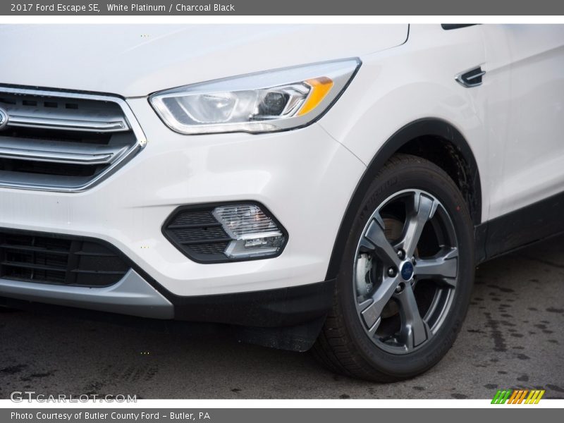 White Platinum / Charcoal Black 2017 Ford Escape SE