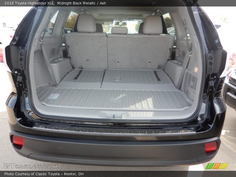 Midnight Black Metallic / Ash 2016 Toyota Highlander XLE