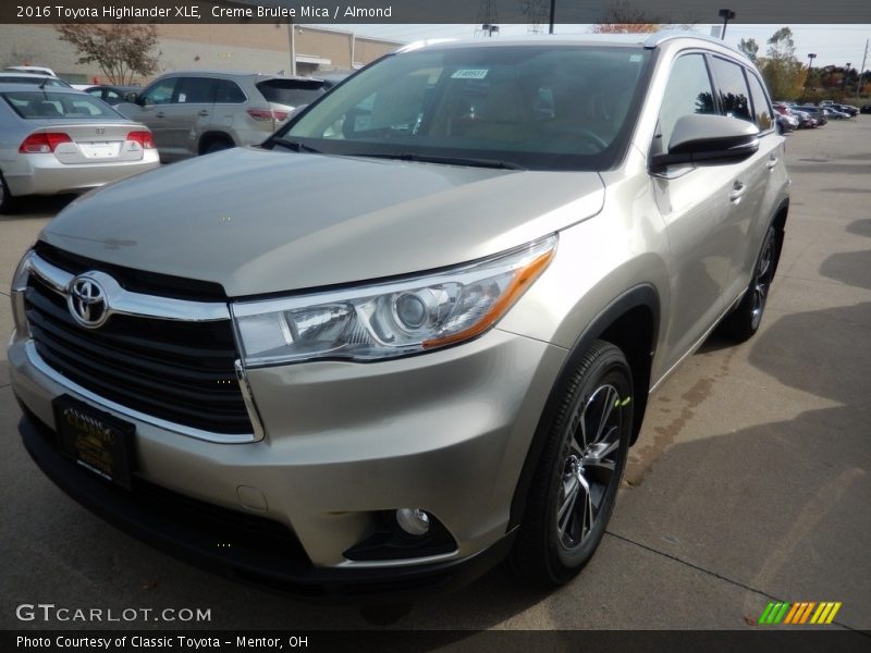 Creme Brulee Mica / Almond 2016 Toyota Highlander XLE
