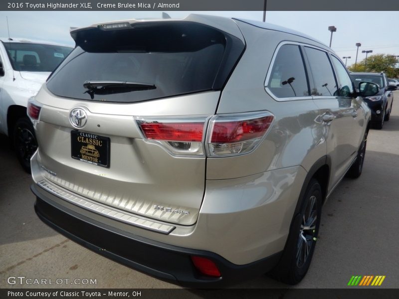Creme Brulee Mica / Almond 2016 Toyota Highlander XLE