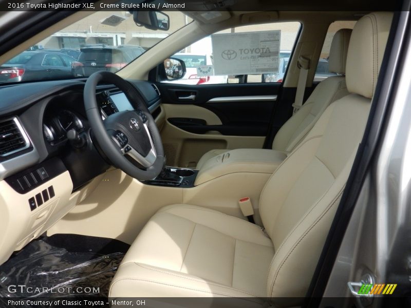 Creme Brulee Mica / Almond 2016 Toyota Highlander XLE