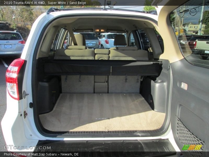 Super White / Sand Beige 2010 Toyota RAV4 I4 4WD