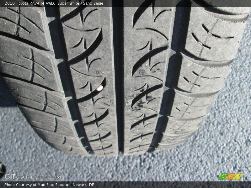 Super White / Sand Beige 2010 Toyota RAV4 I4 4WD