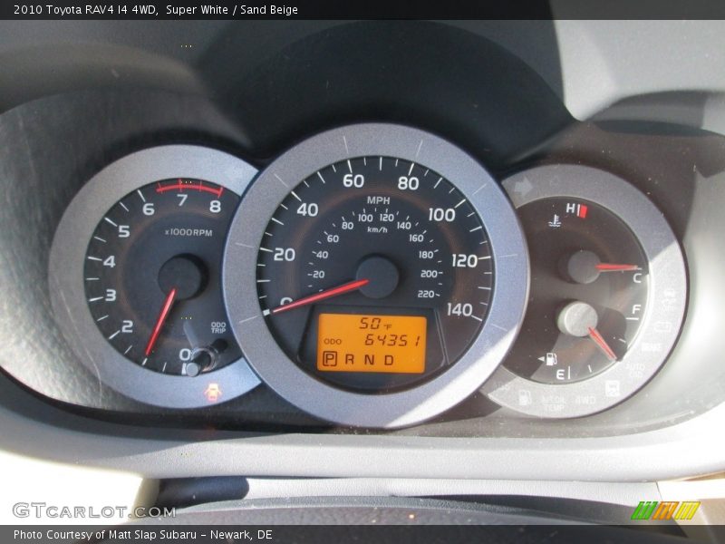 Super White / Sand Beige 2010 Toyota RAV4 I4 4WD