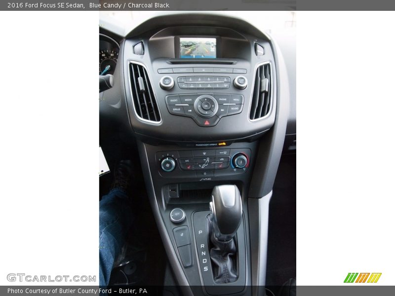 Blue Candy / Charcoal Black 2016 Ford Focus SE Sedan