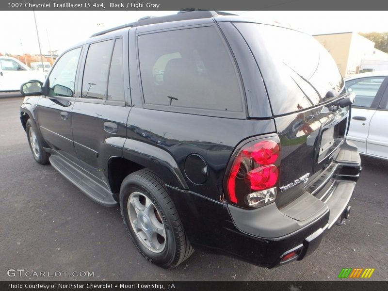 Black / Light Gray 2007 Chevrolet TrailBlazer LS 4x4