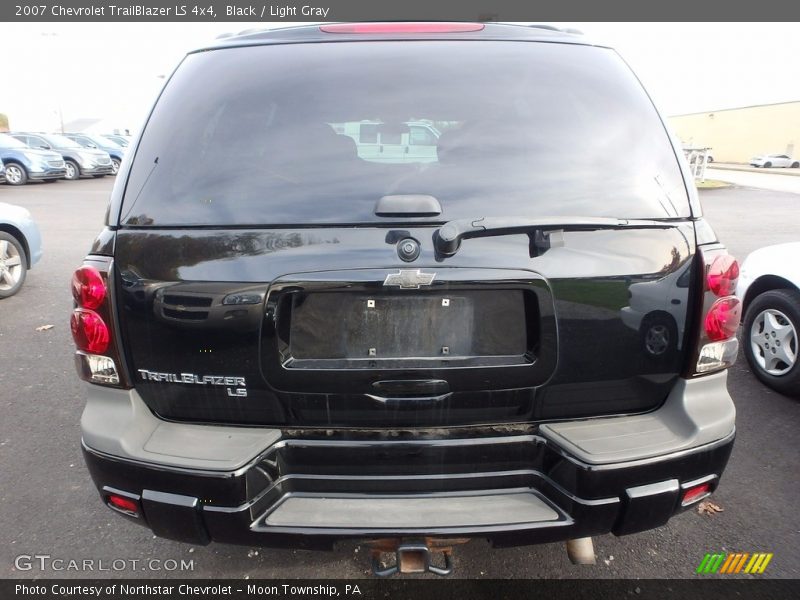 Black / Light Gray 2007 Chevrolet TrailBlazer LS 4x4