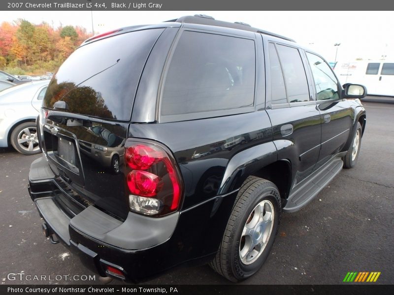 Black / Light Gray 2007 Chevrolet TrailBlazer LS 4x4
