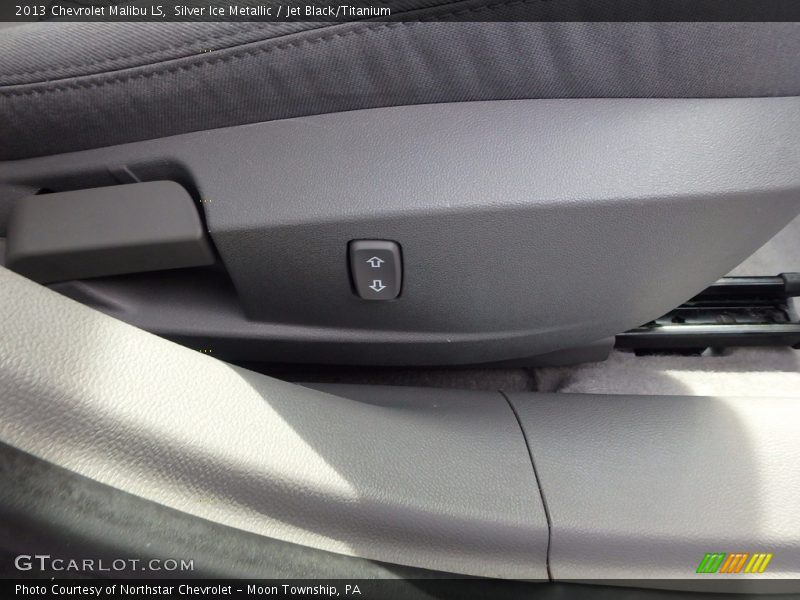 Silver Ice Metallic / Jet Black/Titanium 2013 Chevrolet Malibu LS