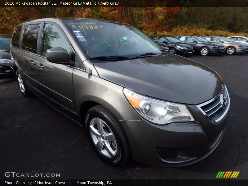 Meteor Gray Metallic / Aero Gray 2010 Volkswagen Routan SE