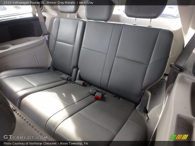 Meteor Gray Metallic / Aero Gray 2010 Volkswagen Routan SE